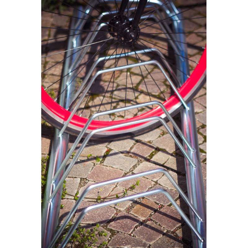 5 spaces grounded-based bike rack